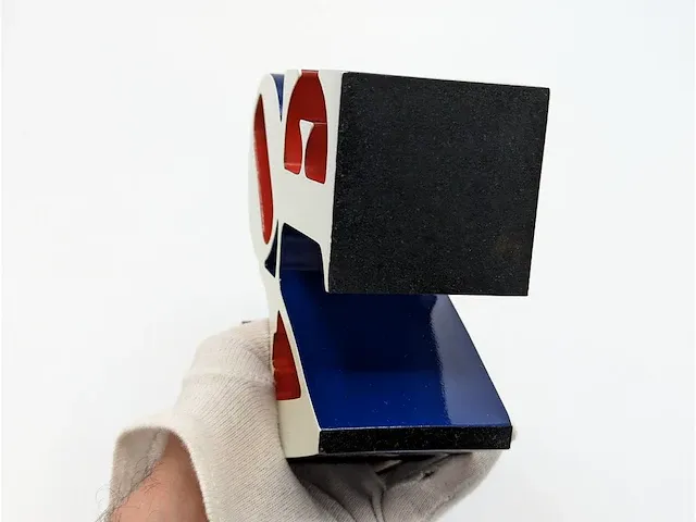 Robert indiana (na) - love sculptuur - afbeelding 7 van  7