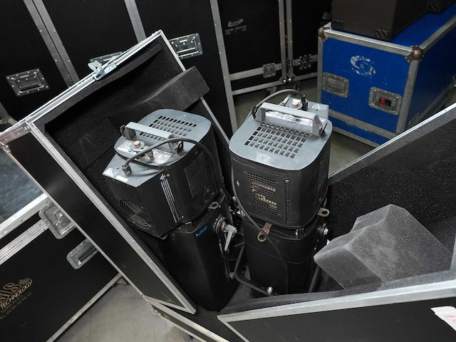 Robert juliat - 710 sx - projectorprofiel rob. juliat 710 sx 10° > 25° 230 v 2000 w - afbeelding 2 van  2