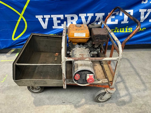 Robin eh36 stroomgenerator in transportkar - afbeelding 1 van  7