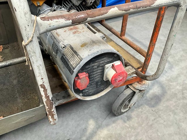Robin eh36 stroomgenerator in transportkar - afbeelding 3 van  7