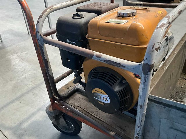 Robin eh36 stroomgenerator in transportkar - afbeelding 5 van  7