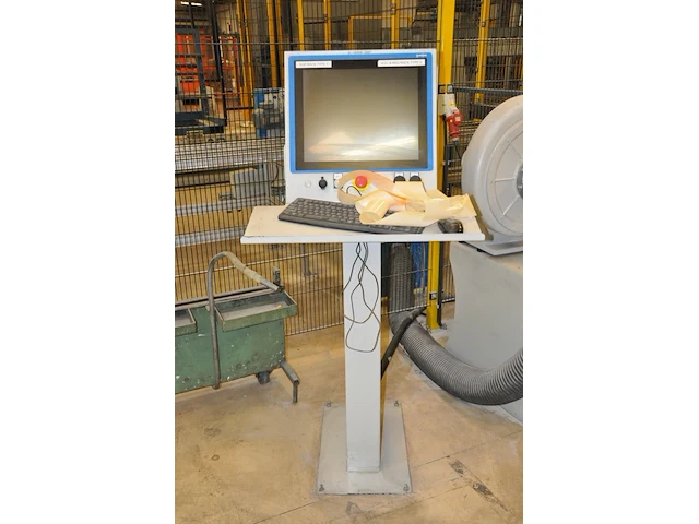 Robot abb ab + 2 rotating platform + brushing machine + belt conveyor - afbeelding 3 van  10