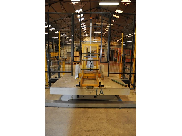 Robot abb ab + 2 rotating platform + brushing machine + belt conveyor - afbeelding 9 van  10