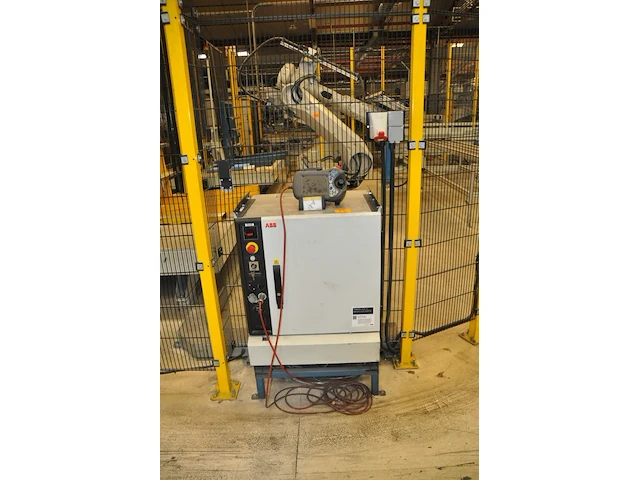 Robot abb ab + 2 rotating platform + brushing machine + belt conveyor - afbeelding 10 van  10