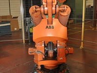 Robot abb incl. loading station & belt conveyor - afbeelding 4 van  8