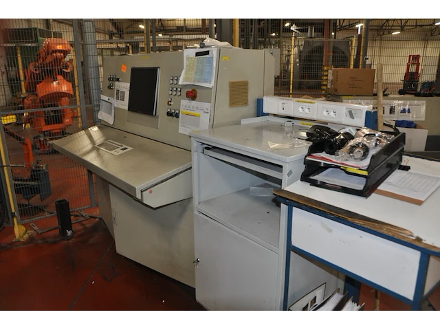 Robot abb incl. loading station & belt conveyor - afbeelding 5 van  8