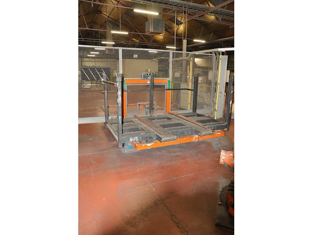 Robot abb incl. loading station & belt conveyor - afbeelding 6 van  8
