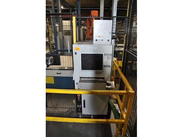Robot abb with controller - afbeelding 2 van  4