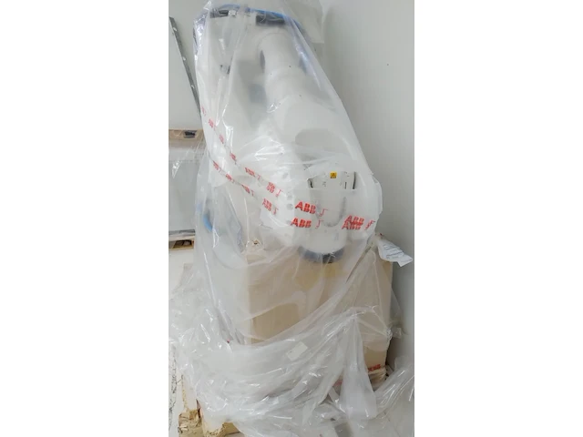 Robot abb - afbeelding 3 van  4