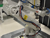 Robot abb - afbeelding 1 van  4