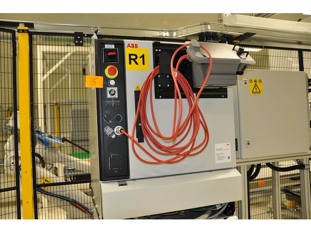 Robot abb - afbeelding 3 van  4