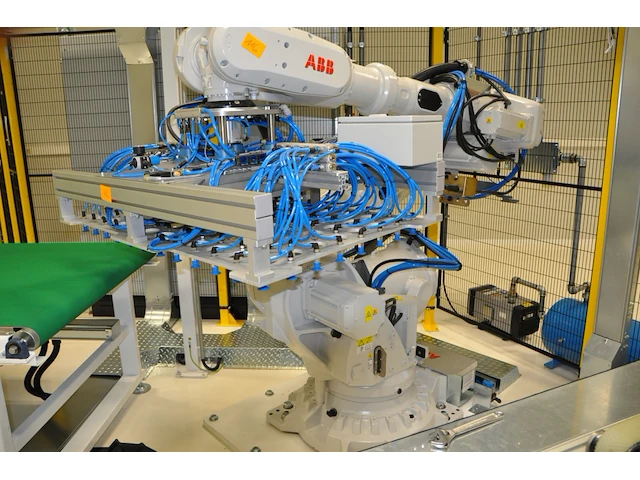 Robot abb - afbeelding 1 van  4