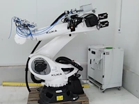 Robot kuka - afbeelding 1 van  7