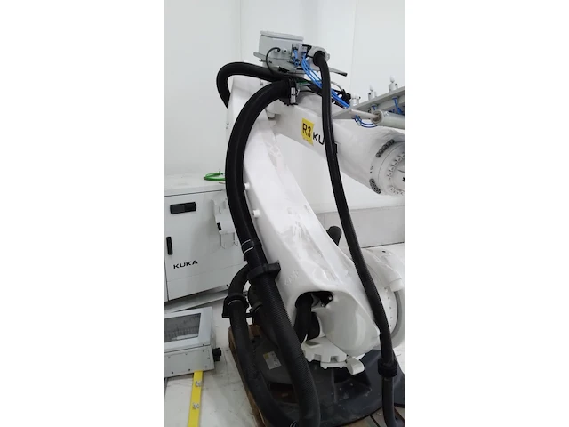 Robot kuka - afbeelding 7 van  7