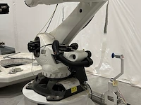 Robot kuka - afbeelding 1 van  2