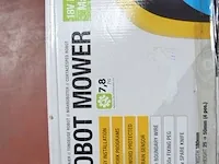 Robotmaaier powerplus powxg6305 18li-ion 2.5af max. 500m2 met toebehoren en lader nieuw in doos - afbeelding 3 van  13