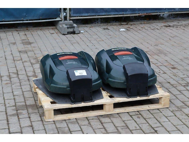 Robotmaaiers husqvarna elektrisch - afbeelding 1 van  1