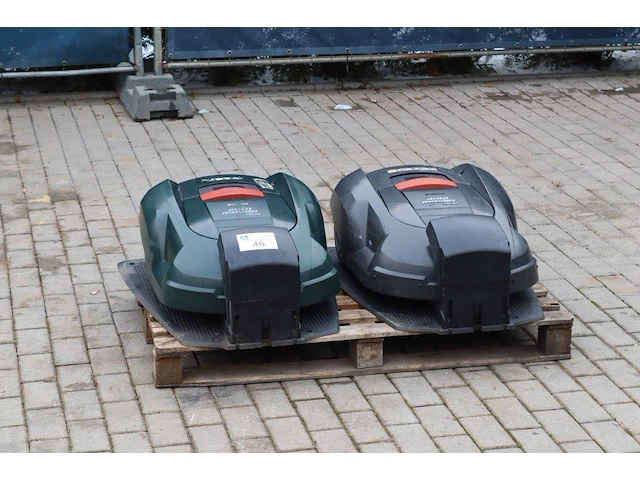 Robotmaaiers husqvarna elektrisch - afbeelding 1 van  1