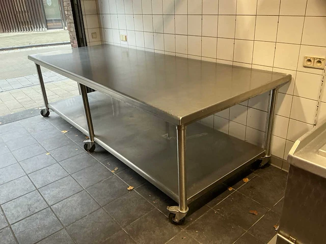 Robuuste rvs werktafel - afbeelding 2 van  5