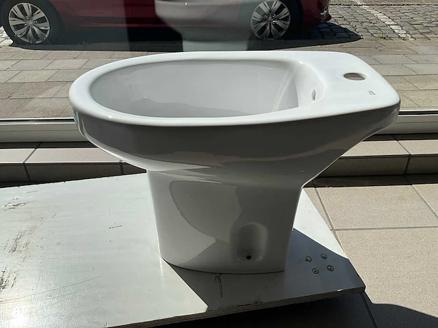 Roca bidet - afbeelding 1 van  4