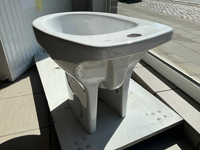 Roca bidet - afbeelding 4 van  4