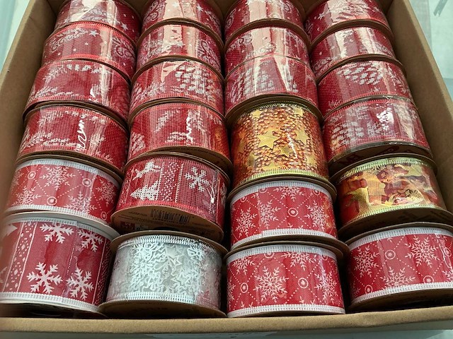 Rocchetto yuta. partij jutte kerstlint. - afbeelding 2 van  2