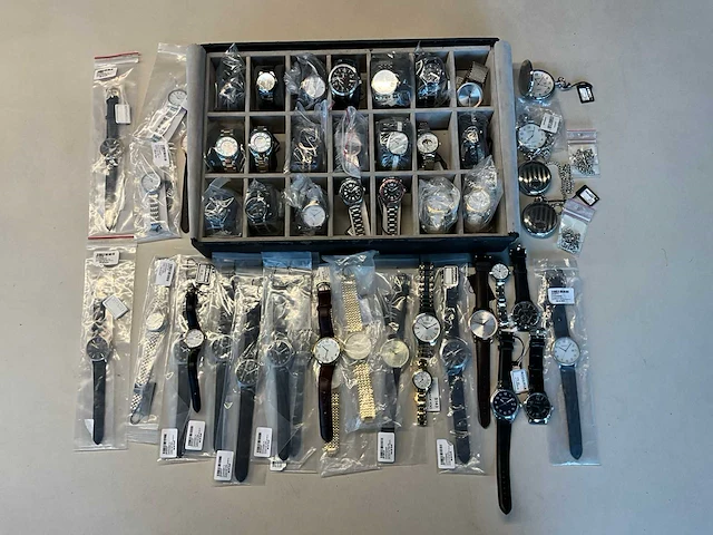 Rodania diverse horloges (50x) - afbeelding 1 van  19