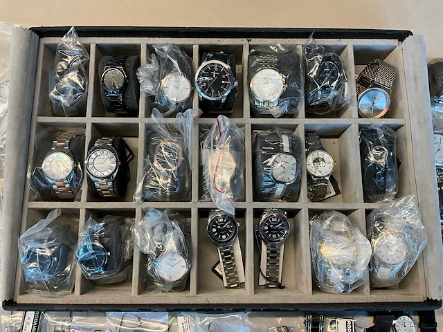 Rodania diverse horloges (50x) - afbeelding 12 van  19