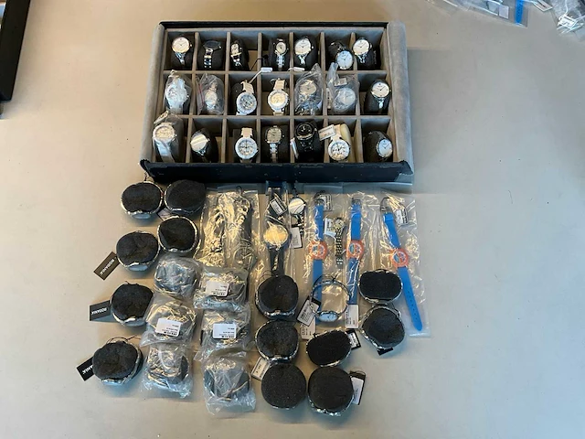 Rodania diverse horloges (50x) - afbeelding 1 van  13