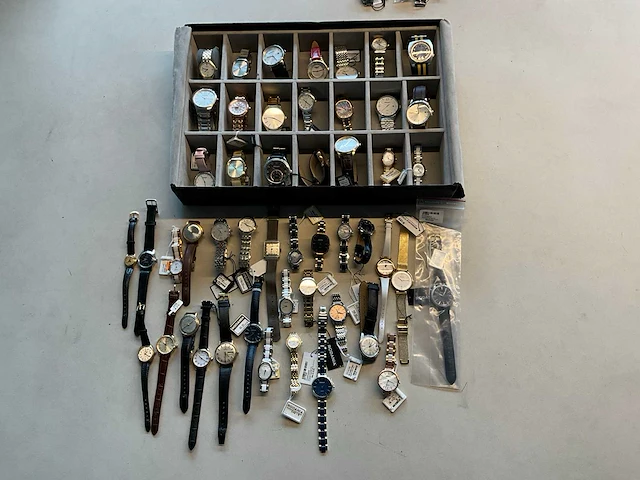 Rodania diverse horloges (50x) - afbeelding 1 van  21