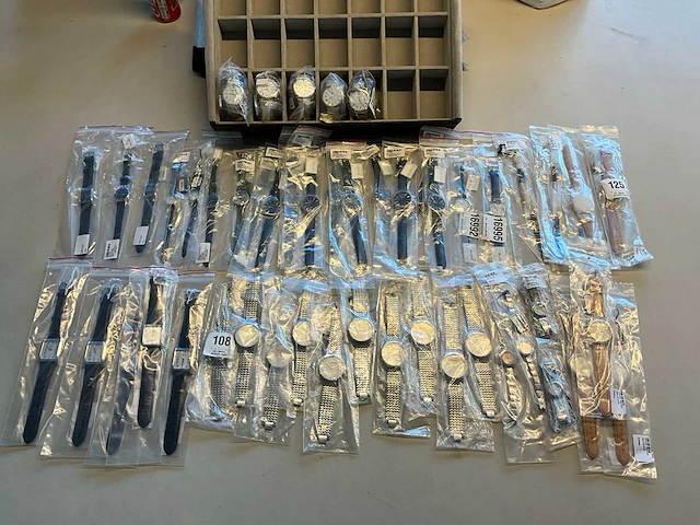 Rodania diverse horloges (50x) - afbeelding 1 van  24
