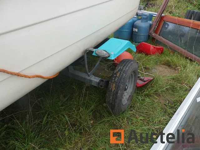 Roeiboot op remoque tabur yak iii - afbeelding 3 van  13