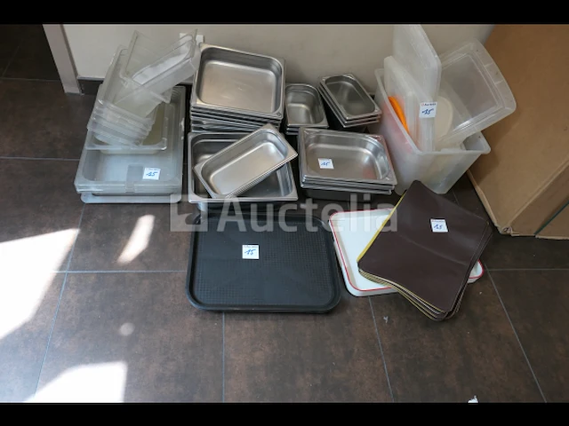Roestvrij staal en plastic gastro, dienbladen, placemats - afbeelding 7 van  9