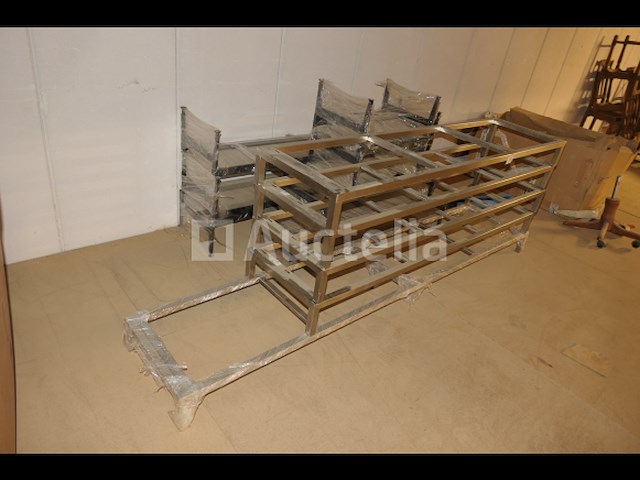 Roestvrijstalen en stalen onderstellen voor meubels - afbeelding 1 van  4