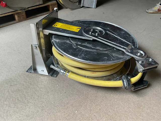 Roestvrijstalen slanghaspel voor wandmontage - afbeelding 5 van  6