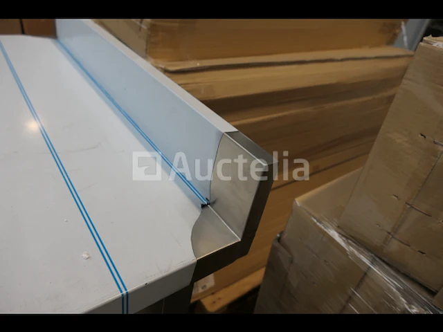 Roestvrijstalen tafel met dubbele plank en fronton aan de achterkant - afbeelding 6 van  6