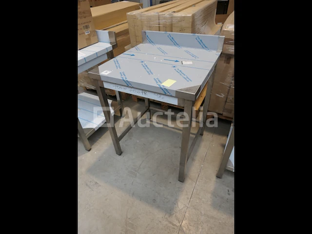 Roestvrijstalen werktafel met fronton aan de achterkant - afbeelding 1 van  7