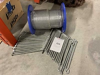 Rol staalkabel 5mm dik x 200 meter en 35 schroefhaken - afbeelding 1 van  3