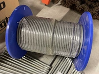 Rol staalkabel 5mm dik x 200 meter en 35 schroefhaken - afbeelding 2 van  3