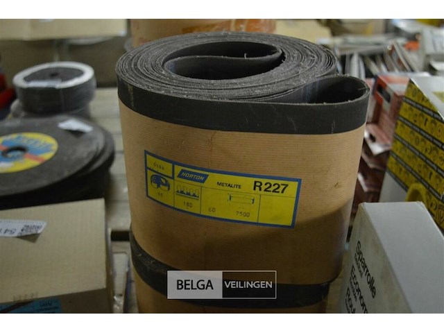 Rol van schuurband, specifiek een norton metalite r227 - afbeelding 1 van  2