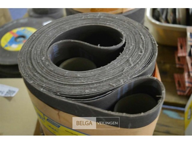 Rol van schuurband, specifiek een norton metalite r227 - afbeelding 2 van  2