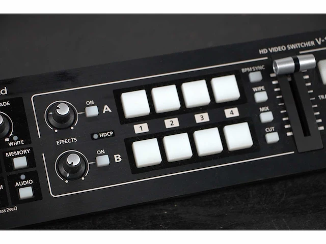 Roland - hd video switcher v-1hd + feelworld lut7s - video mixer - afbeelding 2 van  32