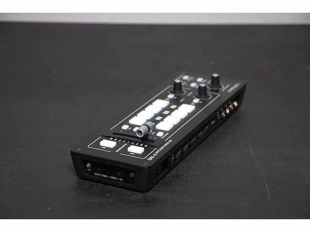 Roland - hd video switcher v-1hd + feelworld lut7s - video mixer - afbeelding 27 van  32