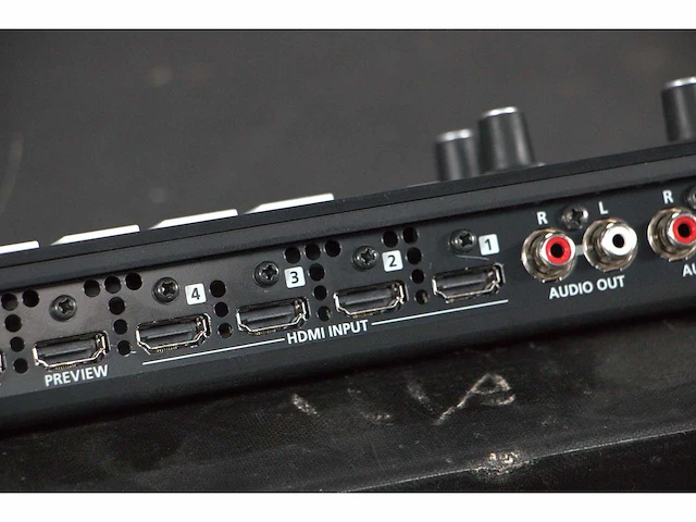 Roland - hd video switcher v-1hd + feelworld lut7s - video mixer - afbeelding 30 van  32