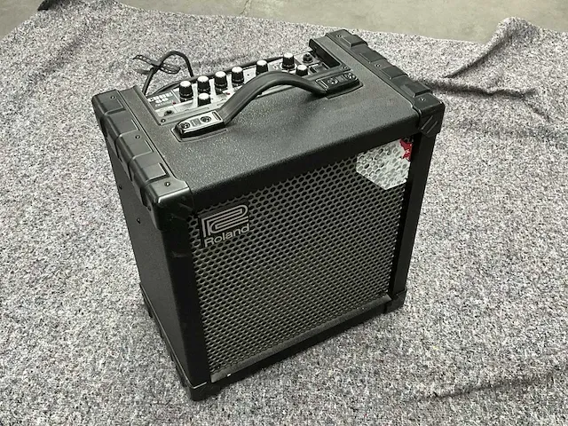 Roland cube 60d gitaarversterker - afbeelding 1 van  4