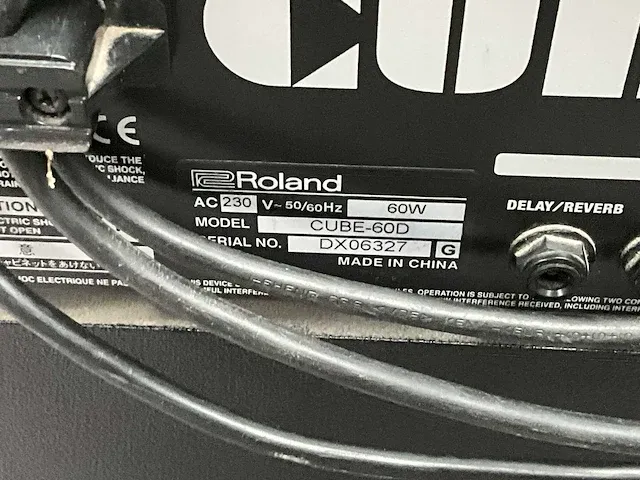 Roland cube 60d gitaarversterker - afbeelding 4 van  4