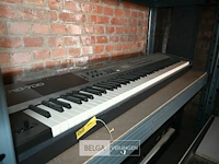 Roland rd-700 digitale piano - afbeelding 1 van  4