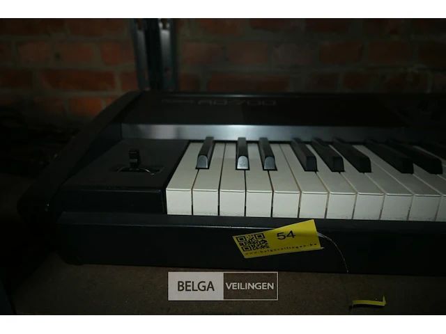 Roland rd-700 digitale piano - afbeelding 2 van  4