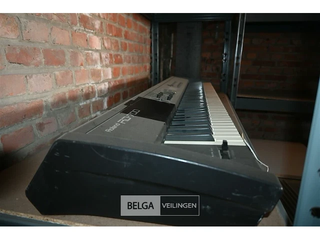 Roland rd-700 digitale piano - afbeelding 4 van  4