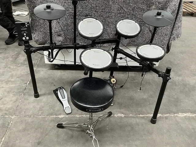 Roland td1 elektronische drumset - afbeelding 1 van  8